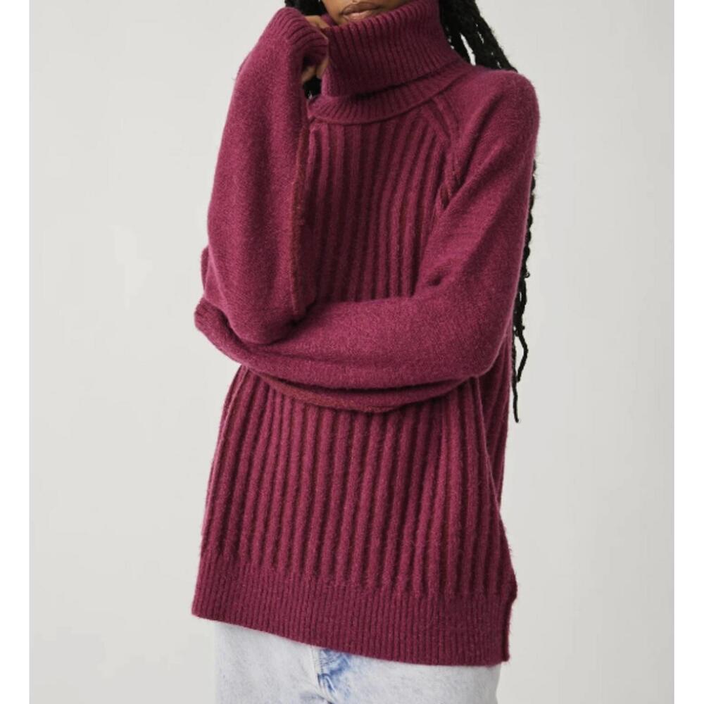 Free People Big City Ribbed Turtleneck Sweater in Pink Mulberry - Size - Small